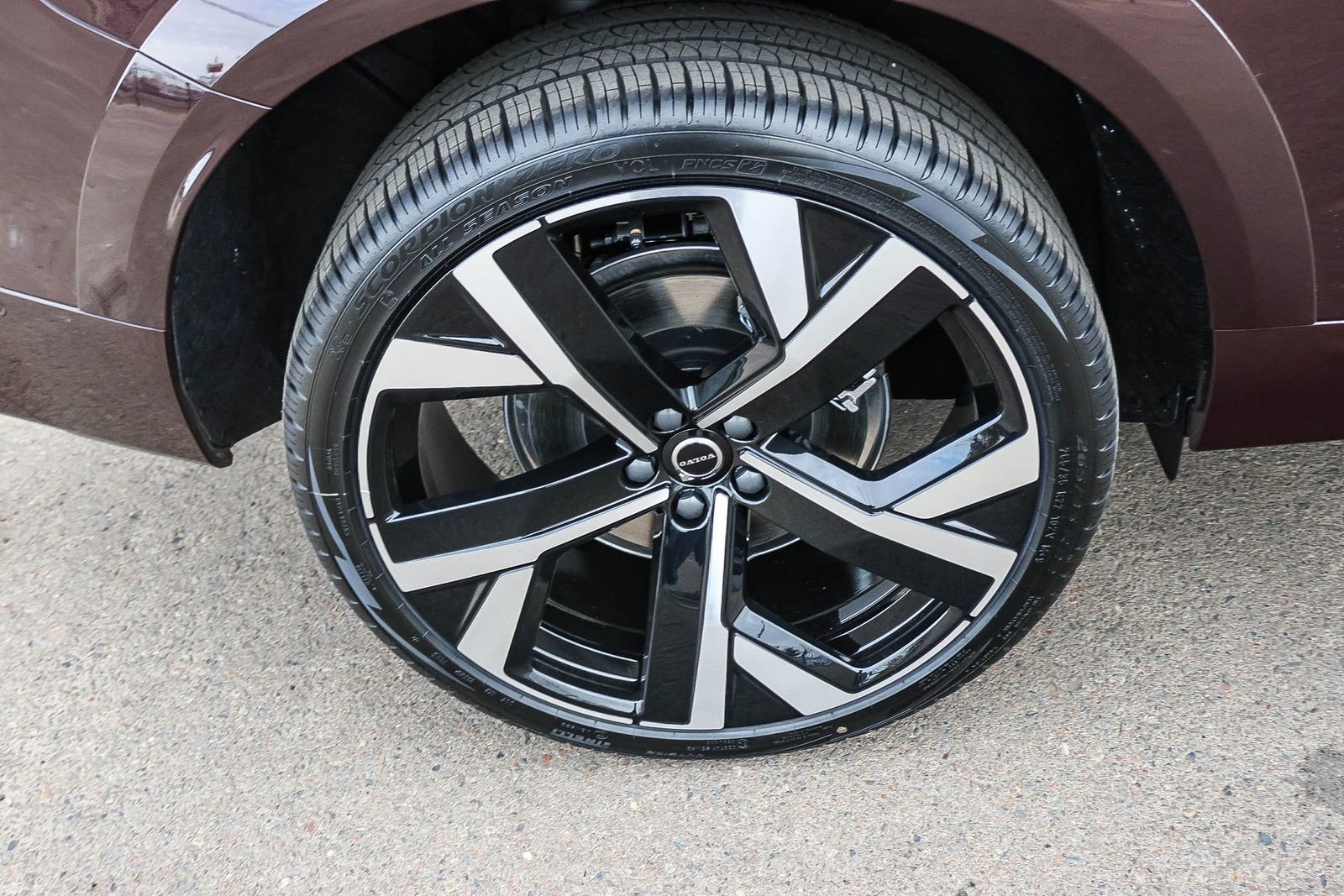 New 2026 Volvo XC60 T8 Ultra w/ Climate Package image 14