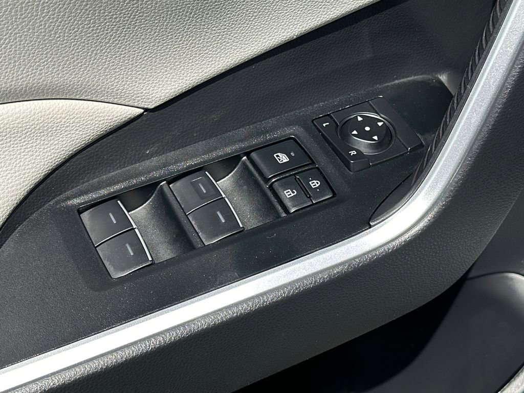 Used 2025 Toyota RAV4 XLE w/ Convenience Package image 21