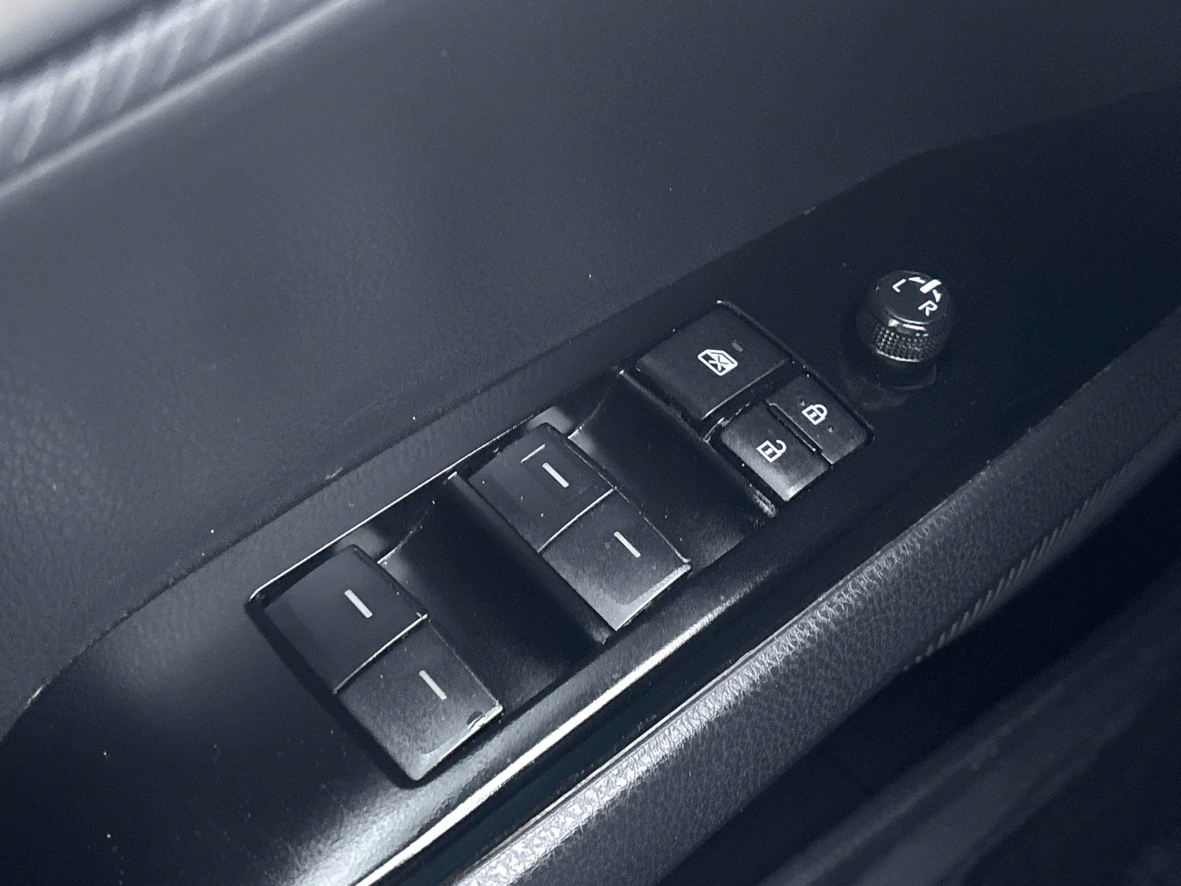 Used 2025 Toyota Camry SE image 29