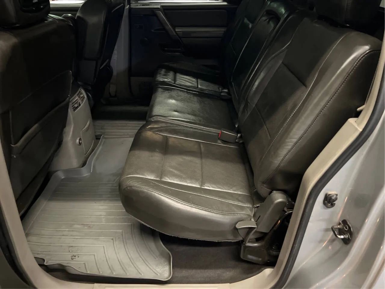 Used 2004 Nissan Titan LE w/ (SAB) Side-Airbag Pkg image 9