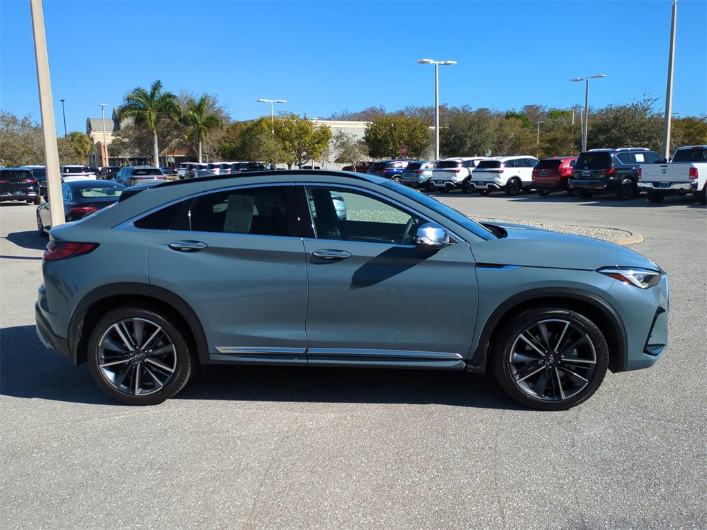Used 2023 INFINITI QX55 Essential w/ Accent Package image 3