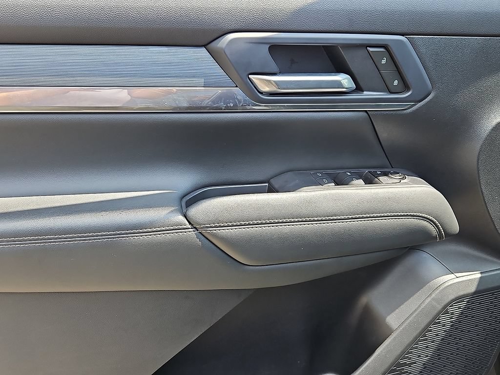 Used 2025 GMC Terrain Elevation FWD image 13