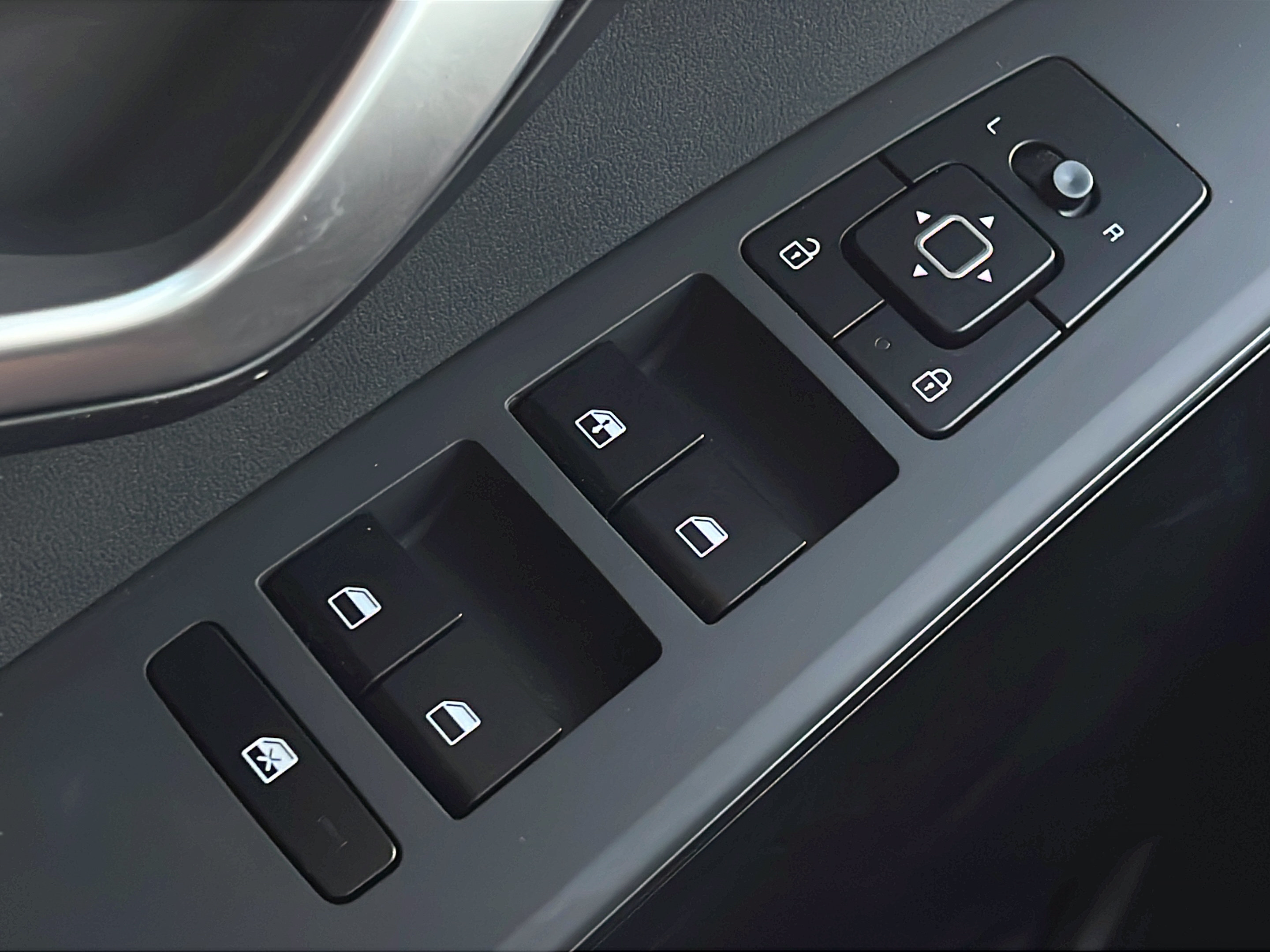 Certified 2024 Kia Niro LX FWD image 16