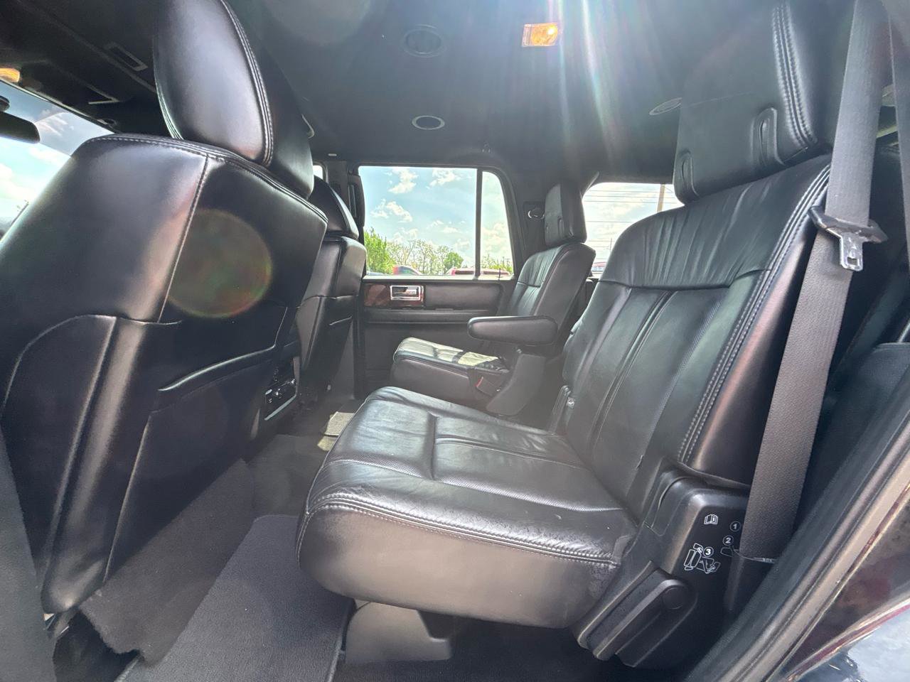 Used 2016 Lincoln Navigator Select AWD/4WD image 14
