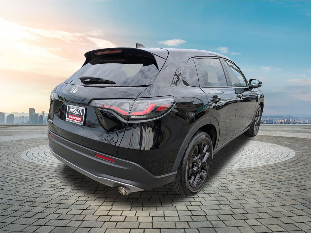 Used 2025 Honda HR-V Sport image 5