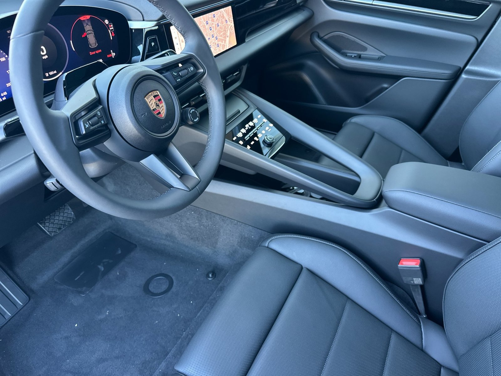 New 2026 Porsche Macan 4 Electric AWD/4WD image 5