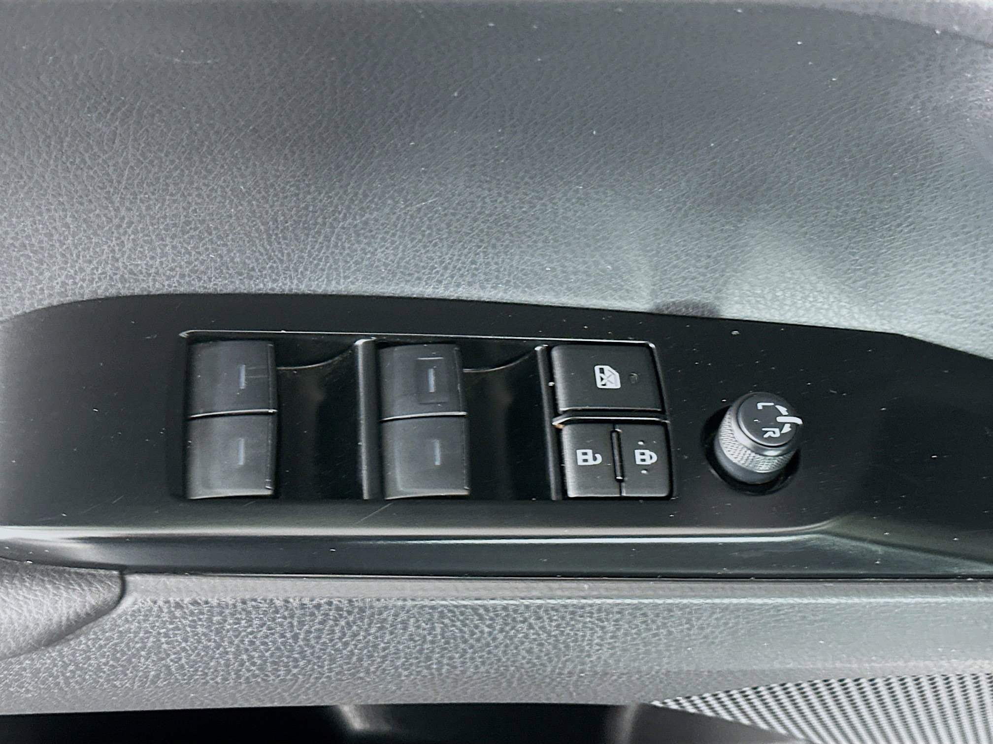 Used 2025 Toyota Camry LE image 15