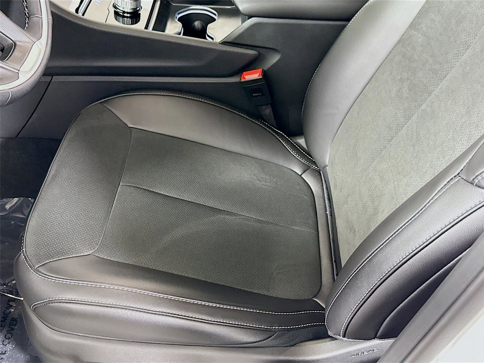 New 2025 Jeep Grand Cherokee Altitude image 13