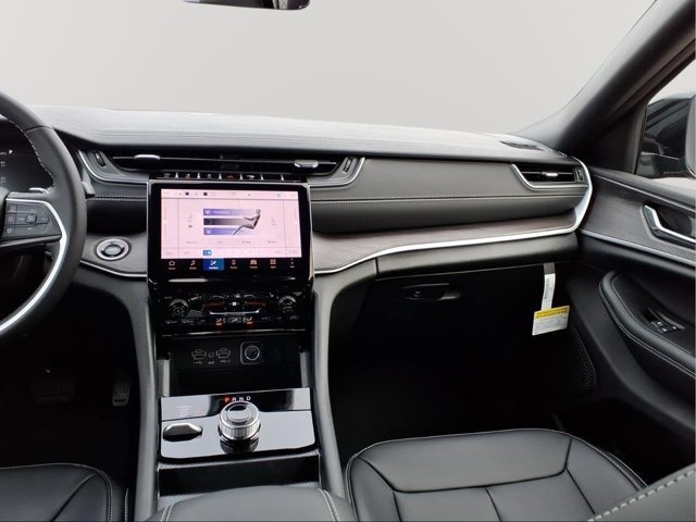 New 2025 Jeep Grand Cherokee L Limited AWD/4WD image 13