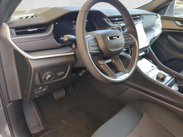 New 2025 Jeep Grand Cherokee Laredo X w/ Luxury Tech Group I image 3