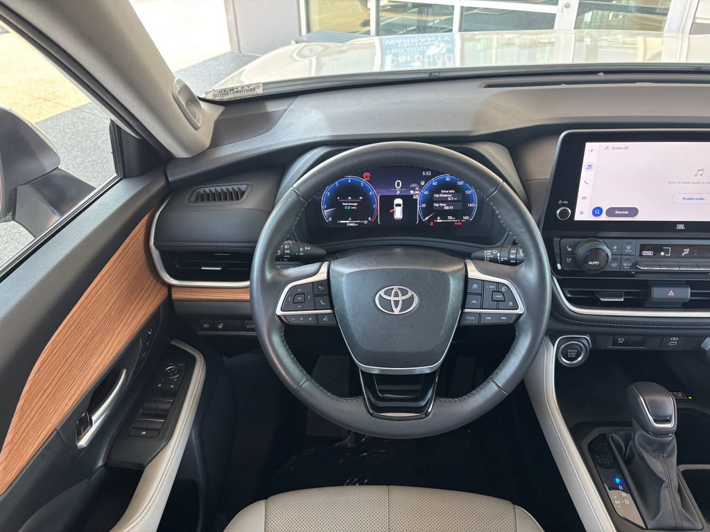Used 2024 Toyota Grand Highlander AWD image 9