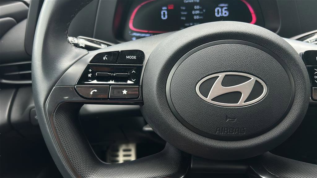 Used 2025 Hyundai Elantra Sport FWD image 9