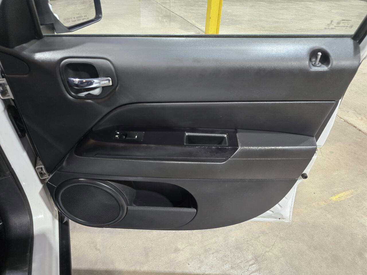 Used 2016 Jeep Patriot Latitude image 31