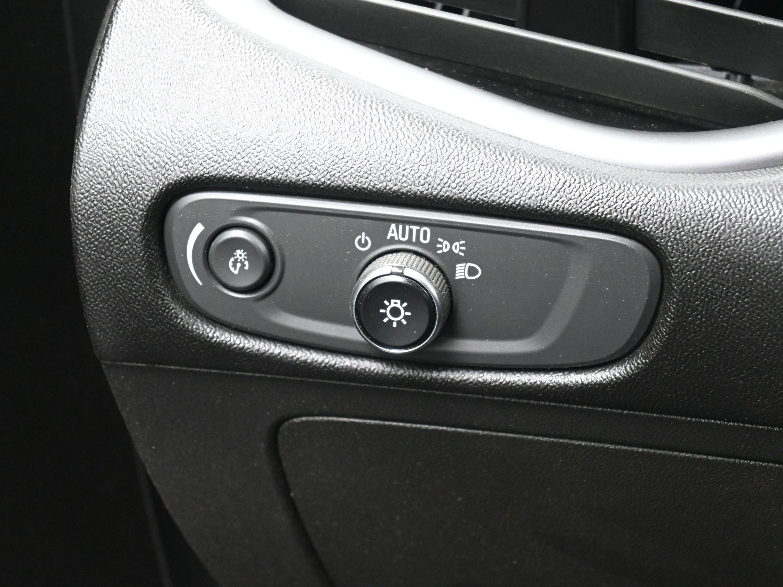 Used 2022 Chevrolet Malibu LT image 28