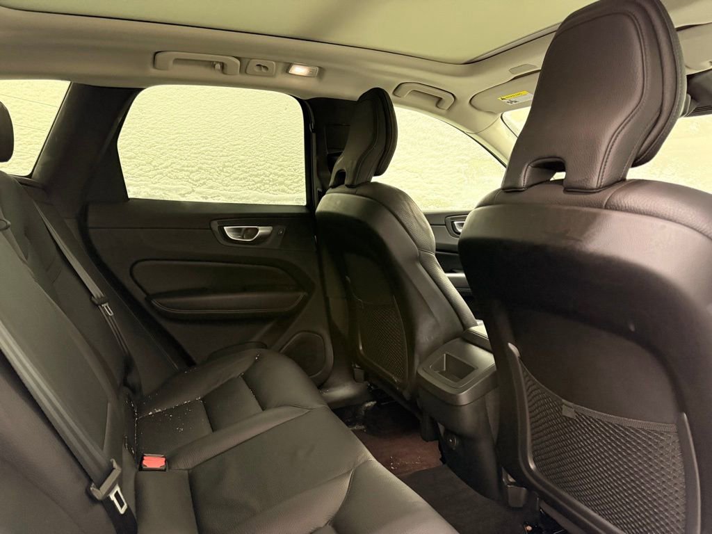 Used 2023 Volvo XC60 B5 Plus w/ Protection Package Premier image 25