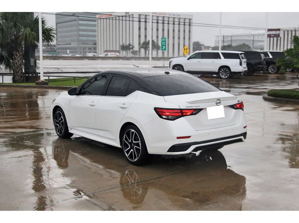 Used 2025 Nissan Sentra SR FWD image 4