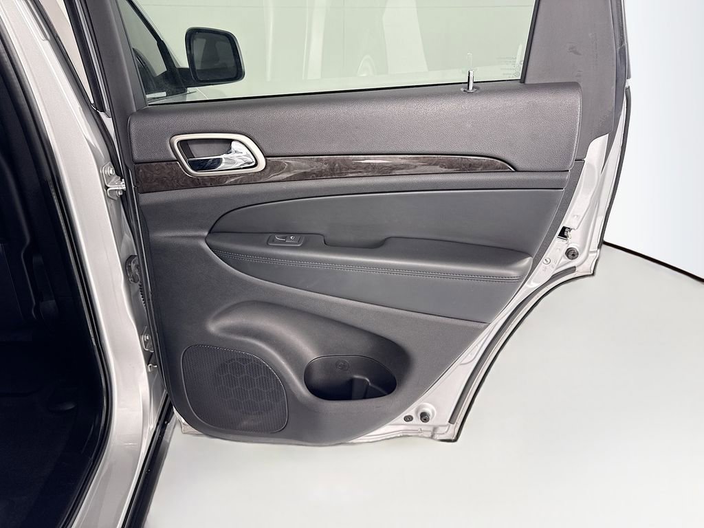 Used 2012 Jeep Grand Cherokee Laredo w/ Laredo E Group image 26