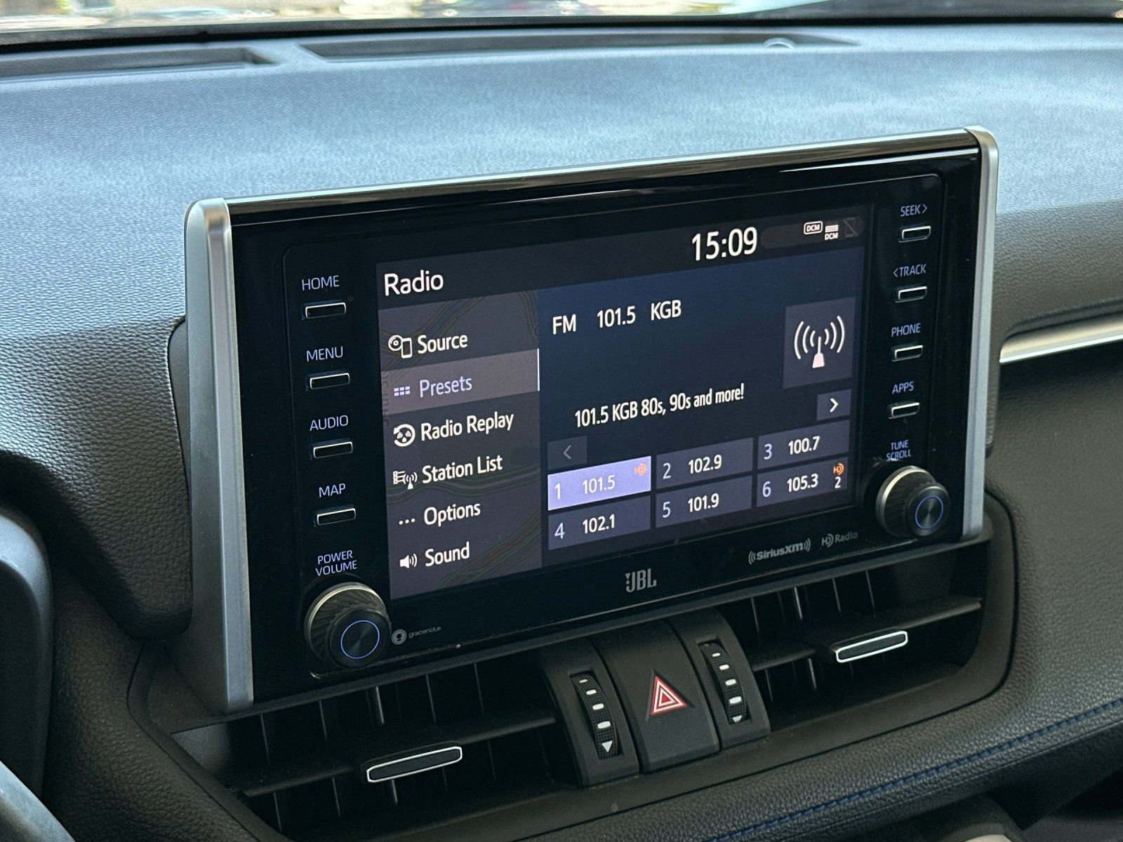 Used 2019 Toyota RAV4 XSE AWD/4WD image 17
