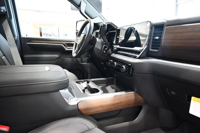 New 2026 Chevrolet Silverado 3500 High Country w/ High Country Premium Package AWD/4WD image 18