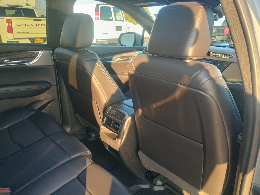 Used 2023 Cadillac XT5 Sportv w/ LPO, Floor Liner Package AWD/4WD image 21