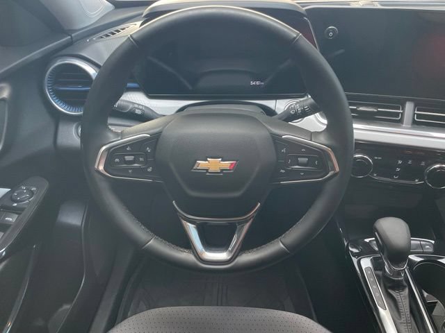 Used 2024 Chevrolet Trax LT w/ Driver Confidence Package FWD image 16