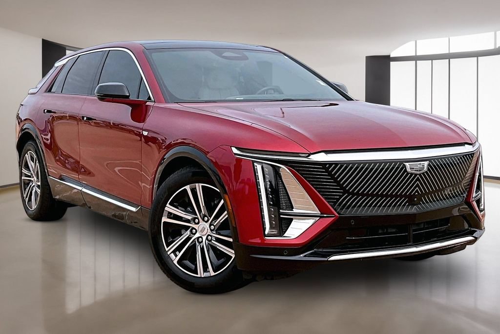 Used 2024 Cadillac Lyriq Luxury w/ LPO, Floor Liner Package AWD/4WD image 11