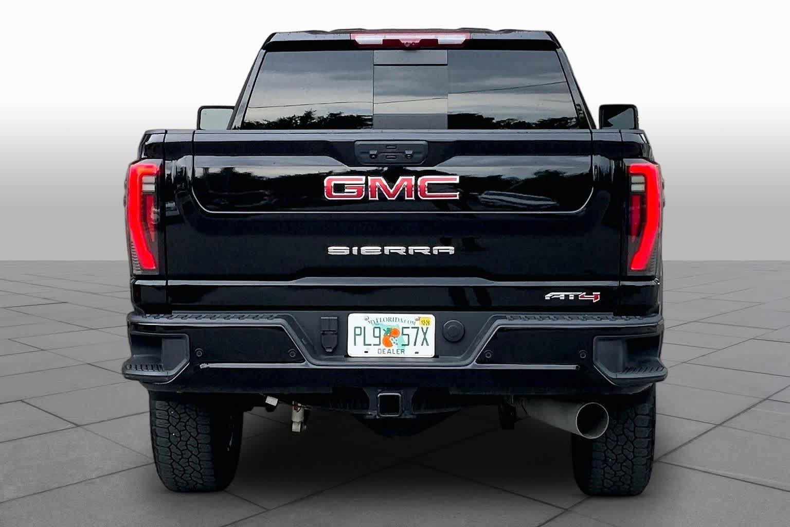 Used 2025 GMC Sierra 2500 AT4 w/ AT4 Premium Plus Package AWD/4WD image 5