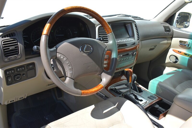 Used 2007 Lexus LX 470 4WD image 3