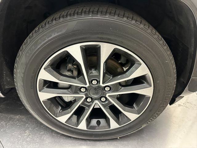 Certified 2022 Jeep Grand Cherokee Overland image 36