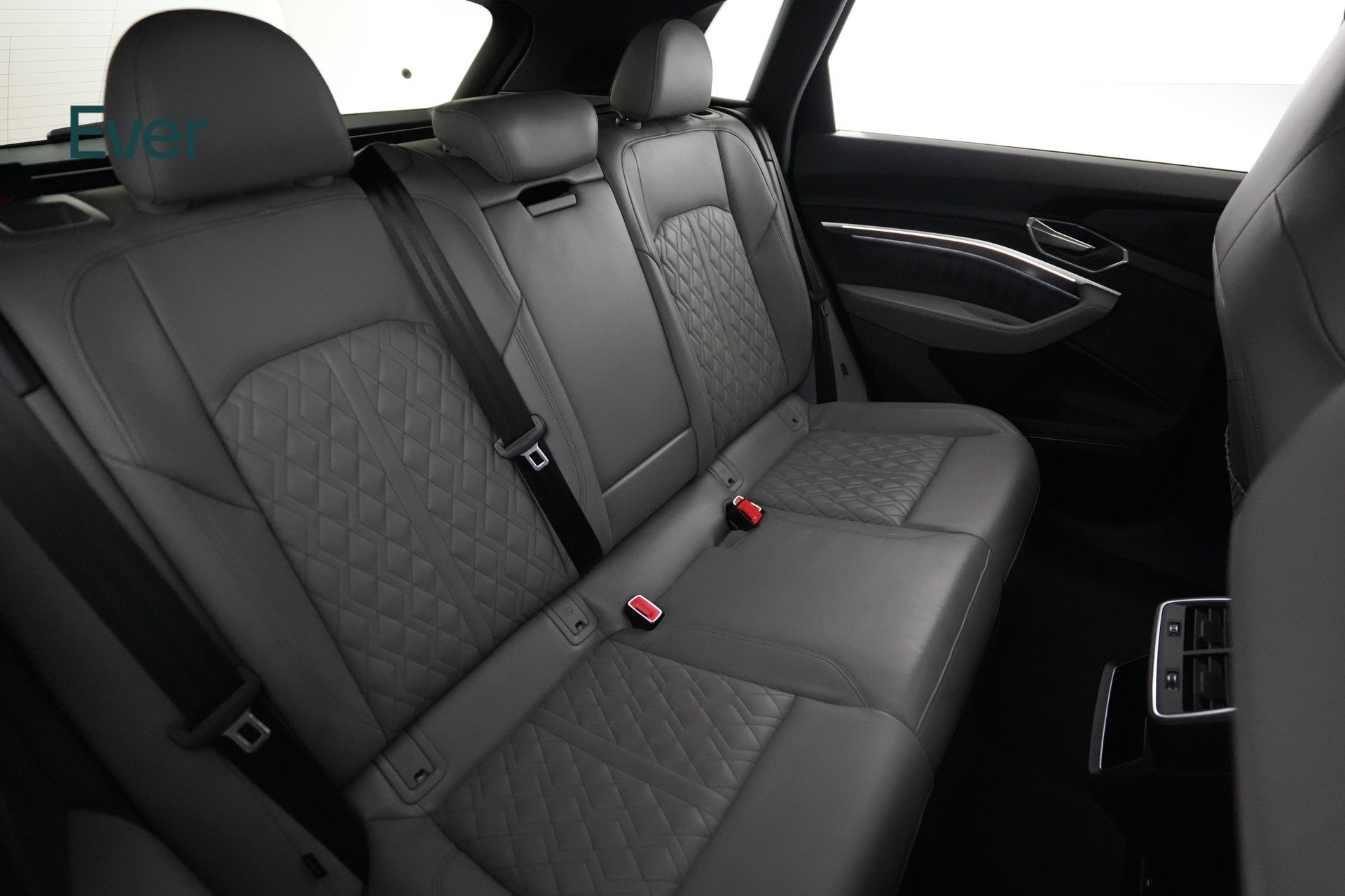 Used 2024 Audi SQ8 e-tron Premium Plus w/ Black Optic Package AWD/4WD image 5