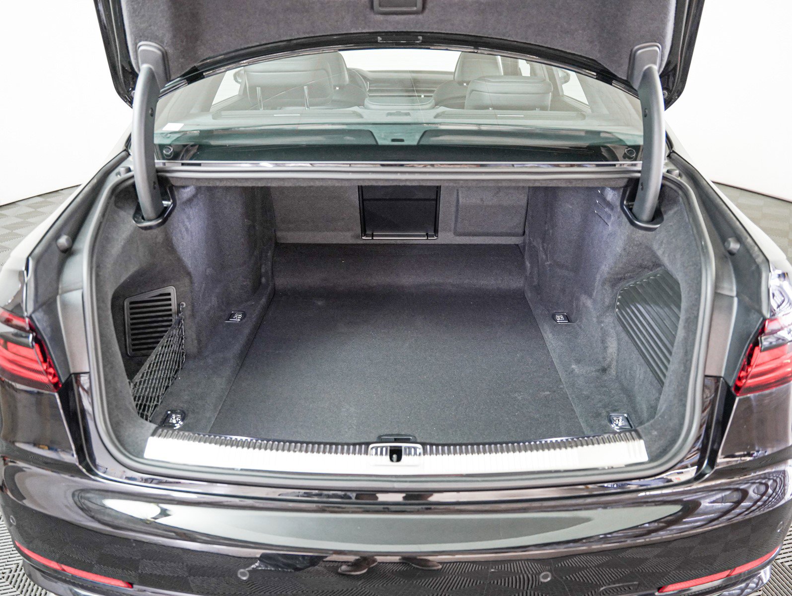 New 2025 Audi S8 image 8