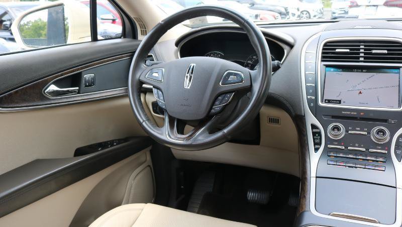 Used 2016 Lincoln MKX Reserve FWD image 18