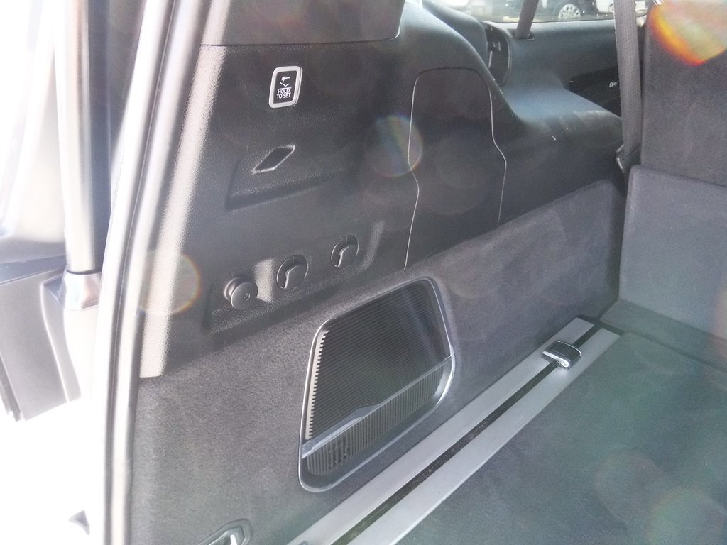 Used 2023 Jeep Grand Wagoneer L Series II image 7