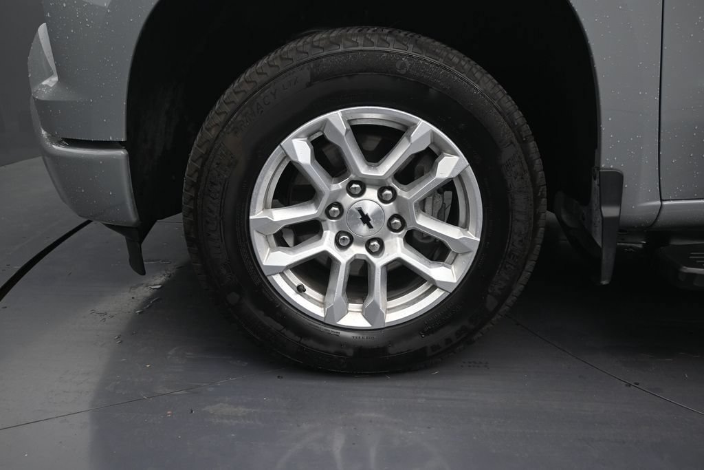 Used 2025 Chevrolet Silverado 1500 RST RWD image 9