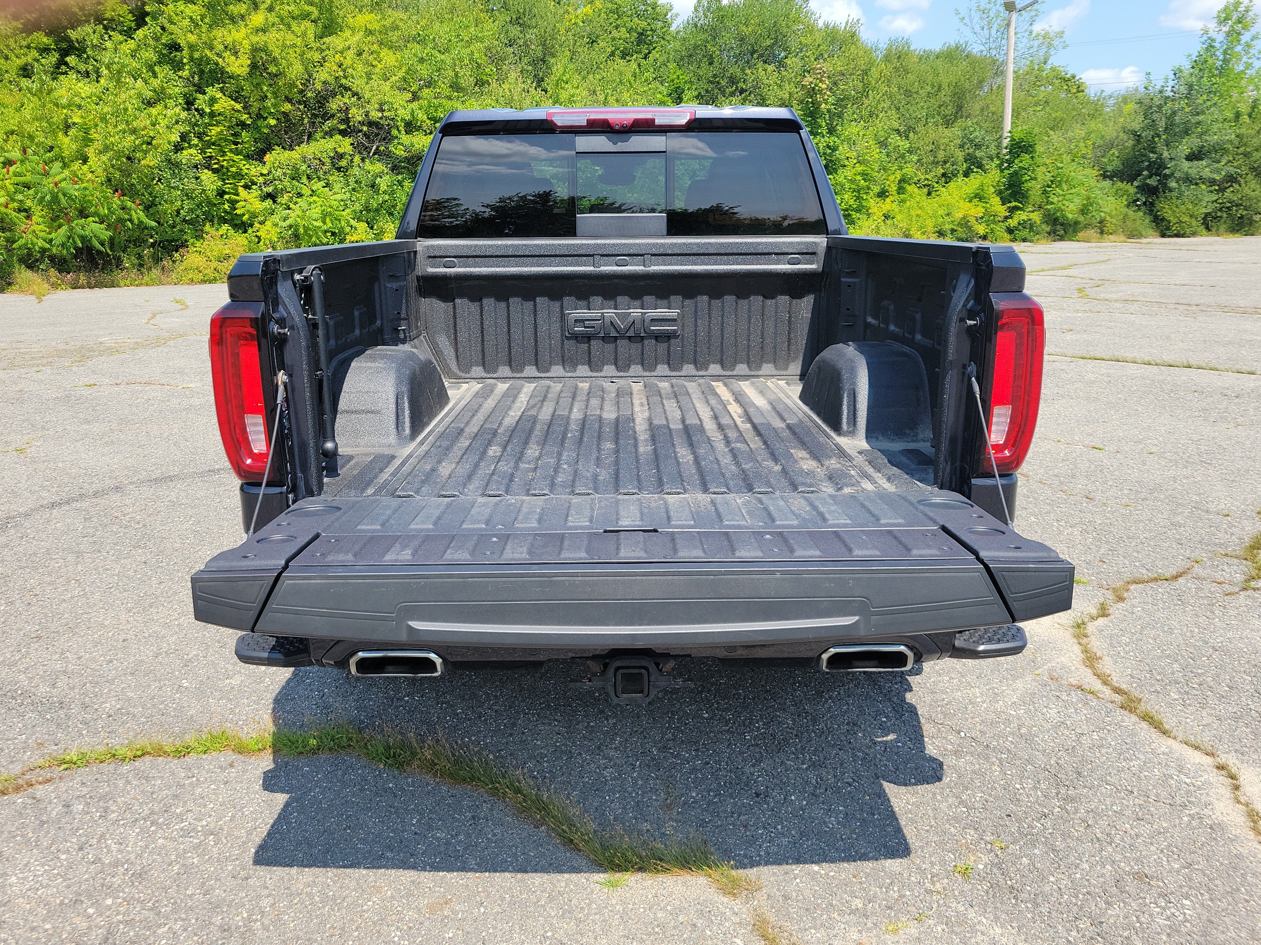 Used 2025 GMC Sierra 1500 Denali w/ Technology Package AWD/4WD image 17