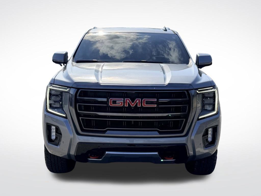 Used 2024 GMC Yukon XL AT4 w/ Technology Package AWD/4WD image 10