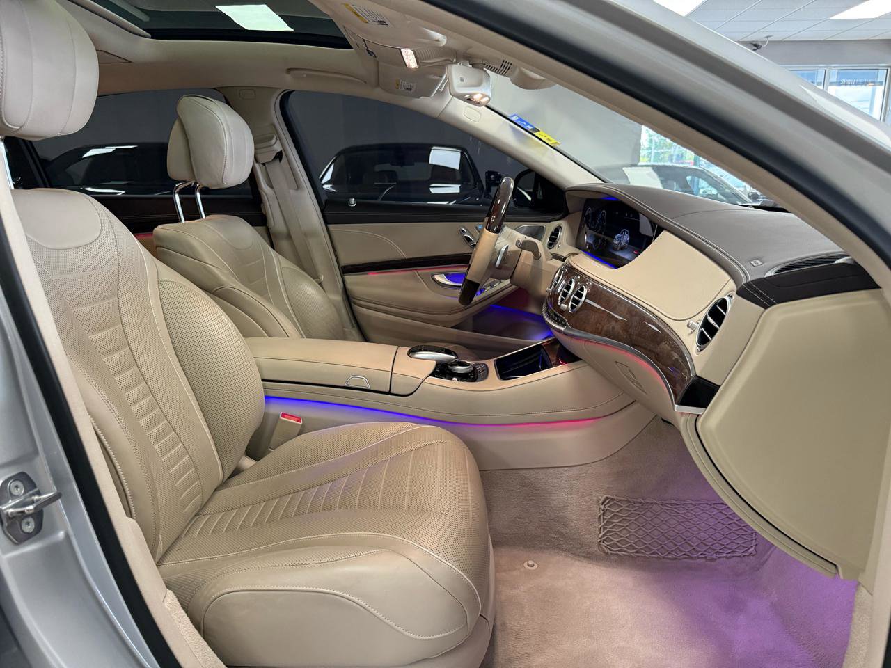 Used 2019 Mercedes-Benz S 560 Sedan image 20