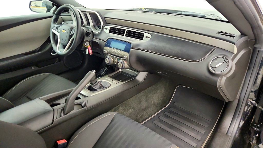 Used 2012 Chevrolet Camaro LS RWD image 23