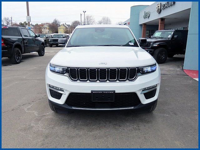 Used 2023 Jeep Grand Cherokee Limited image 2
