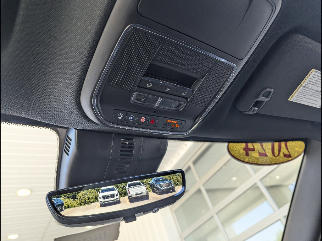 Used 2024 Chevrolet Traverse RS AWD/4WD image 37