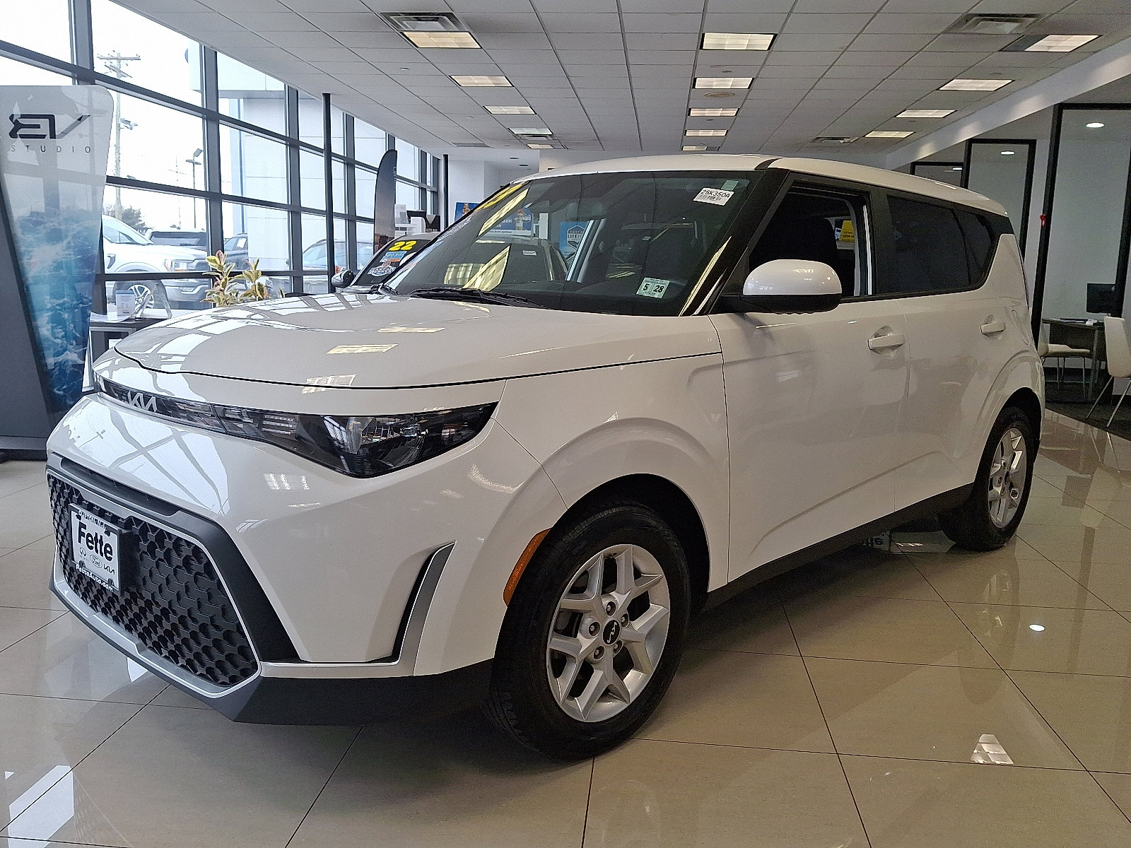 Certified 2023 Kia Soul LX w/ LX Technology Package image 1