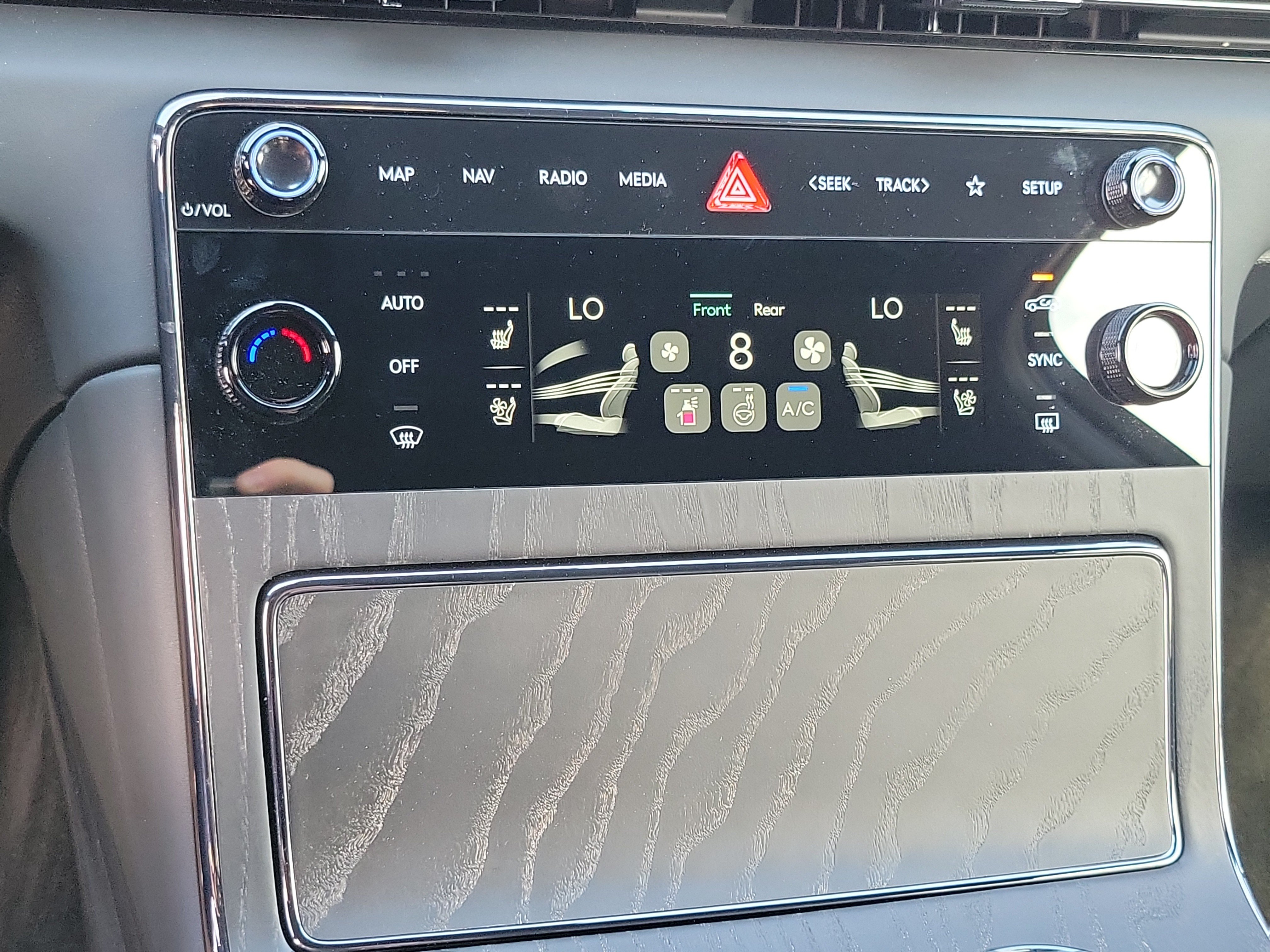 Certified 2026 Genesis GV80 3.5T Prestige AWD/4WD image 15