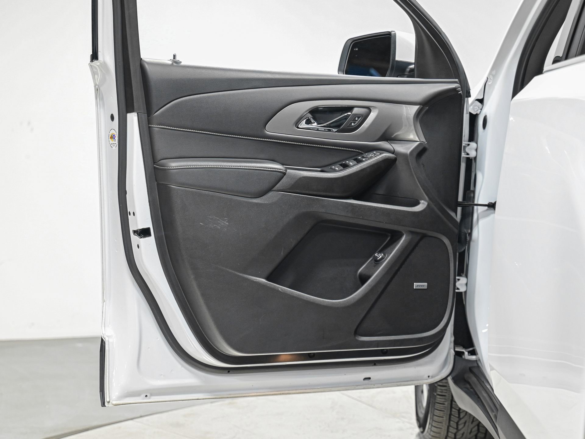 Used 2023 Chevrolet Traverse LT w/ LT Premium Package image 12