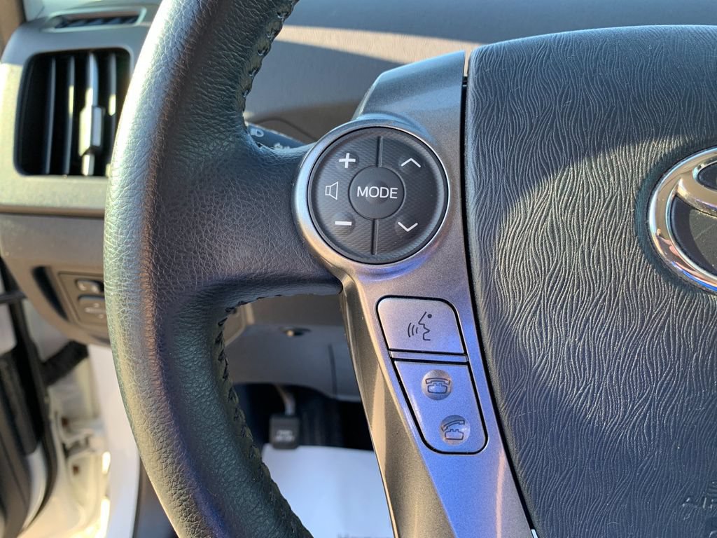 Used 2015 Toyota Prius Persona Series FWD image 27