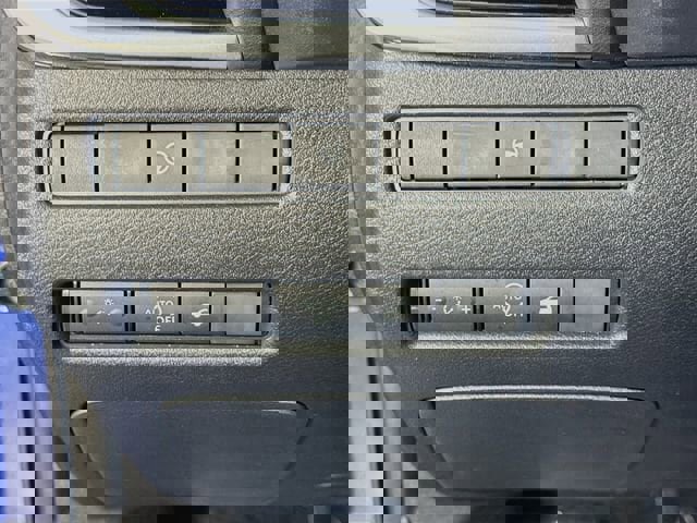 Used 2023 Nissan Rogue SL AWD/4WD image 10