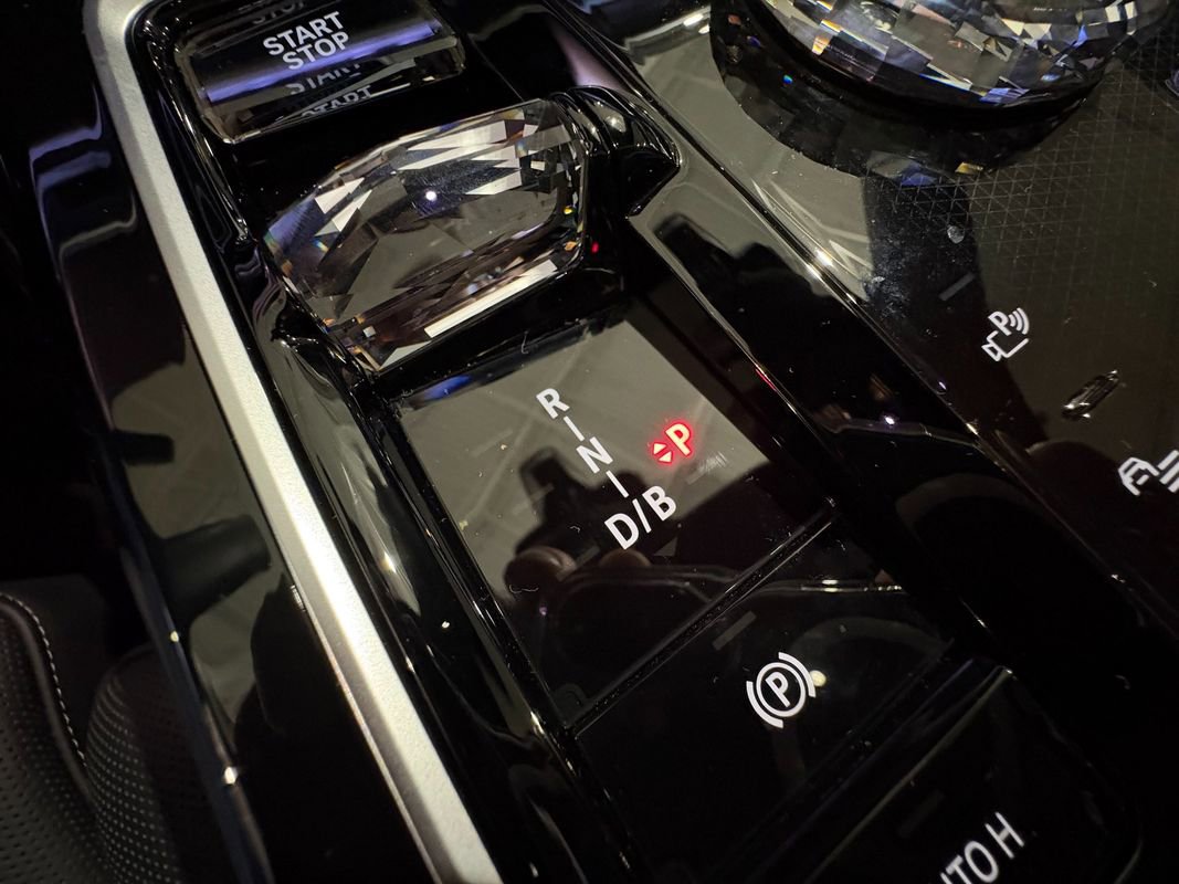 Used 2024 BMW i7 xDrive60 image 26