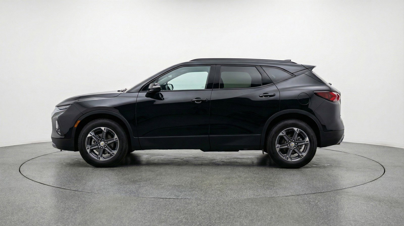 Used 2025 Chevrolet Blazer LT FWD image 5