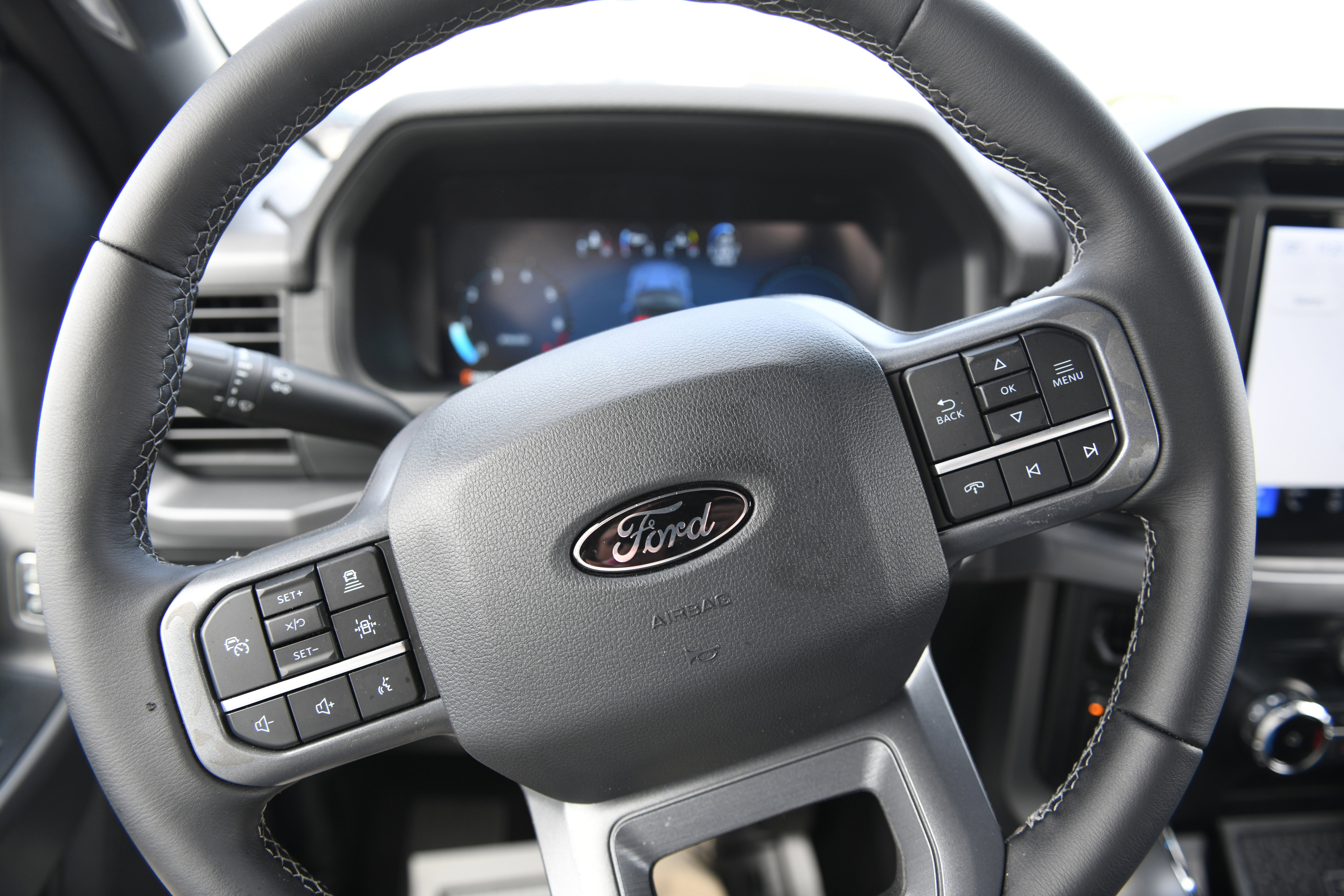 Used 2025 Ford F150 XLT w/ Equipment Group 302A MID image 24