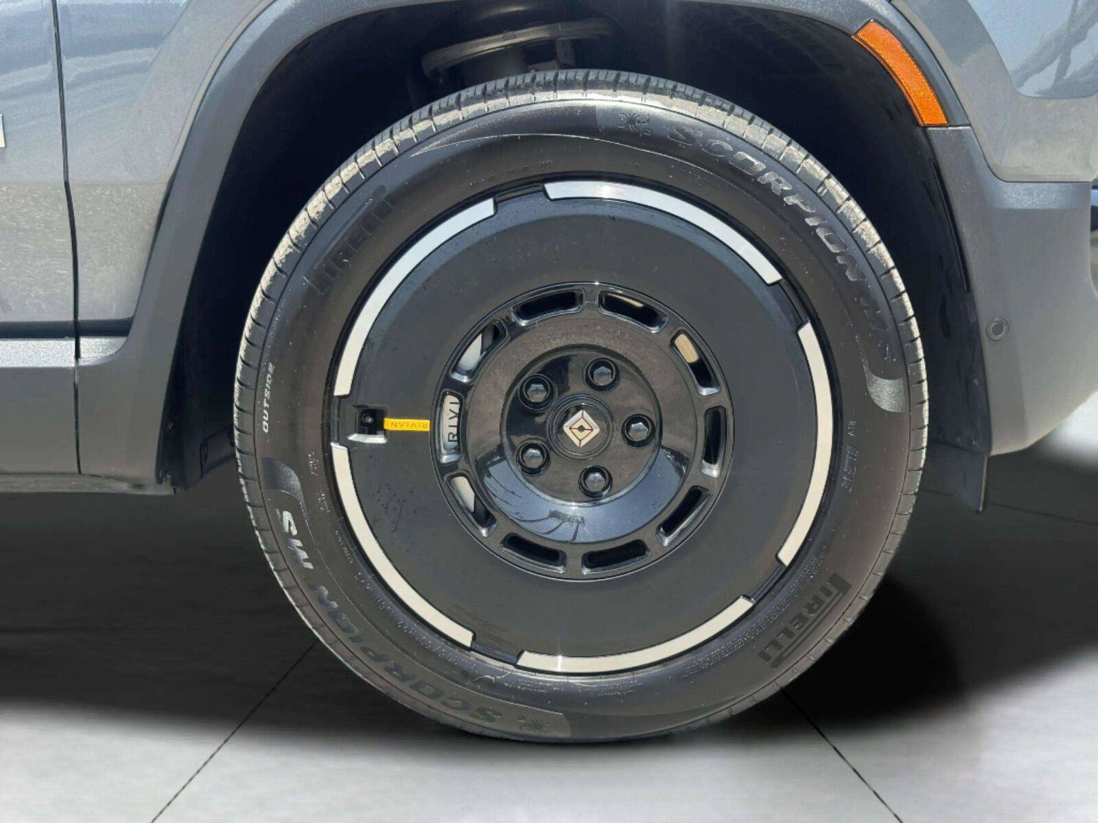 Used 2025 Rivian R1S Adventure AWD/4WD image 69