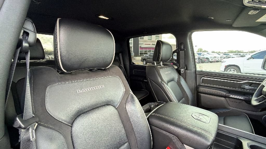 Used 2024 RAM 1500 Laramie AWD/4WD image 32